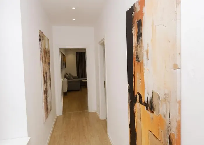 Albania Haven 5a * ティラナ