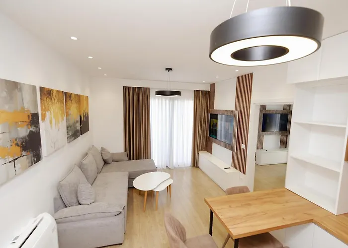 Albania Haven 5a * ティラナ