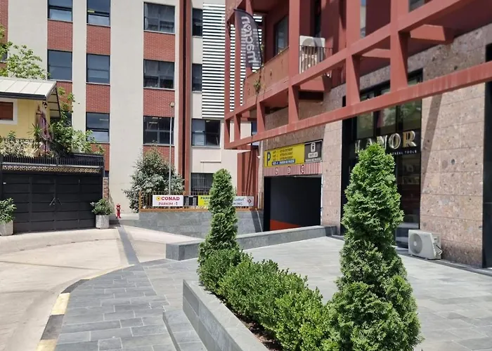 Albania Haven 5a * ティラナ