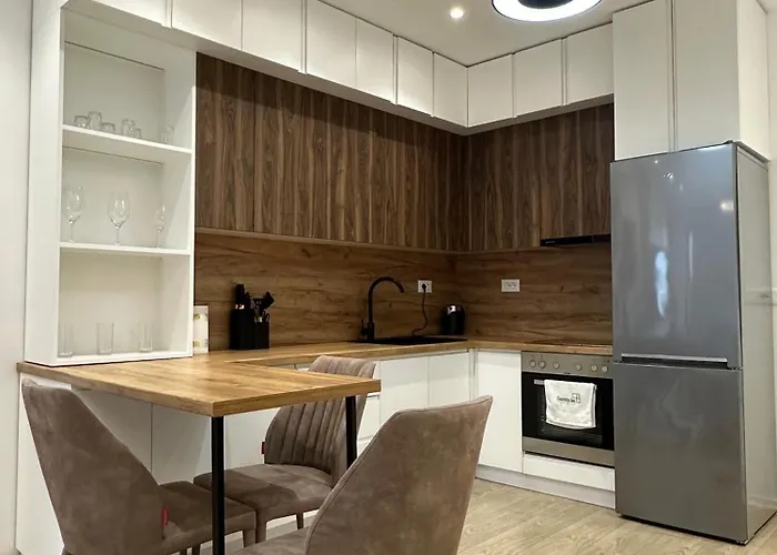 Albania Haven 5a ティラナ