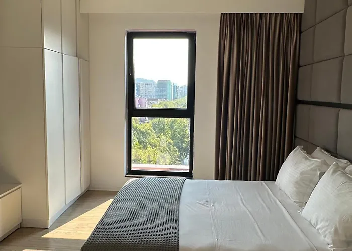 Albania Haven 5a * ティラナ